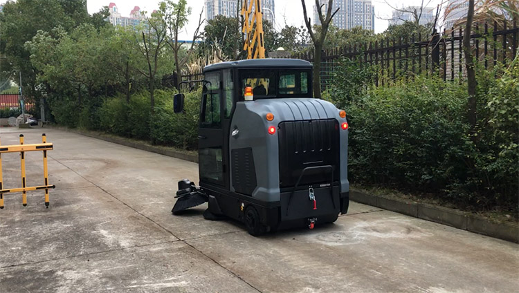 S1900電動清掃車實景圖